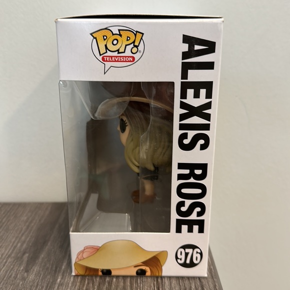 Funko Pop Alexis Rose - Picture 2 of 4